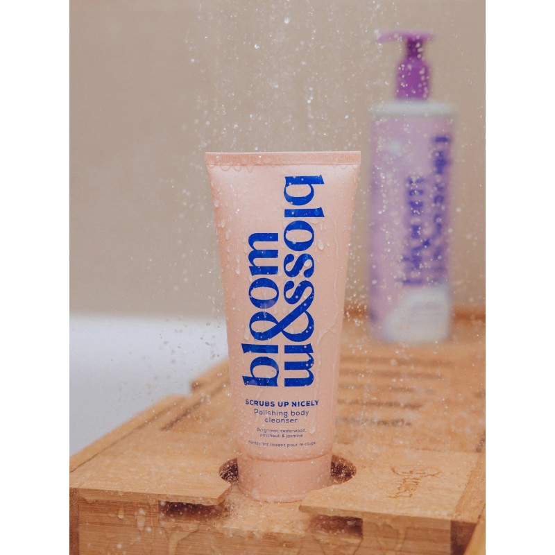 SCRUBS UP NICELY Polishing Body Cleanser Šveičiamasis kūno prausiklis, 200g