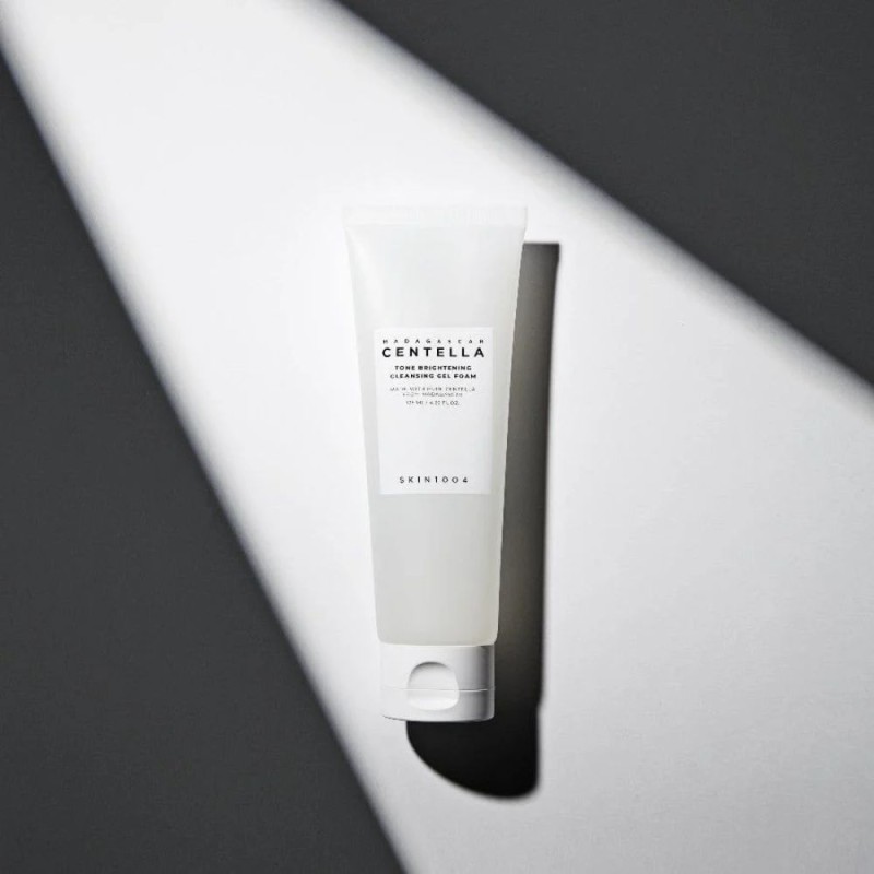 Madagascar Centella Tone Brightening Cleansing Gel Foam Skaistinamasis veido prausiklis-putos, 125ml