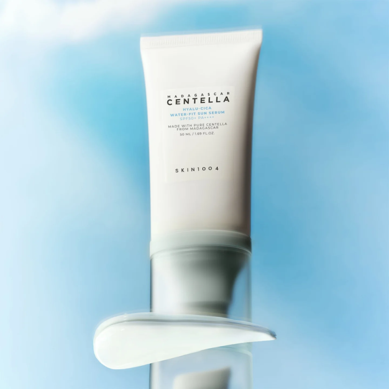 Madagascar Centella Hyalu-Cica WATER-FIT Sun Serum Veido serumas su apsauga nuo saulės SPF30, 50ml